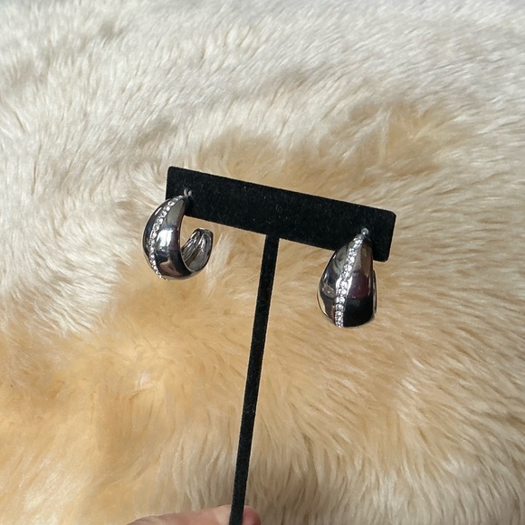 Nordstrom Rack Demi Fine Cubic Zirconia Pavé Teardrop Hoop Earrings - Picture 11 of 12